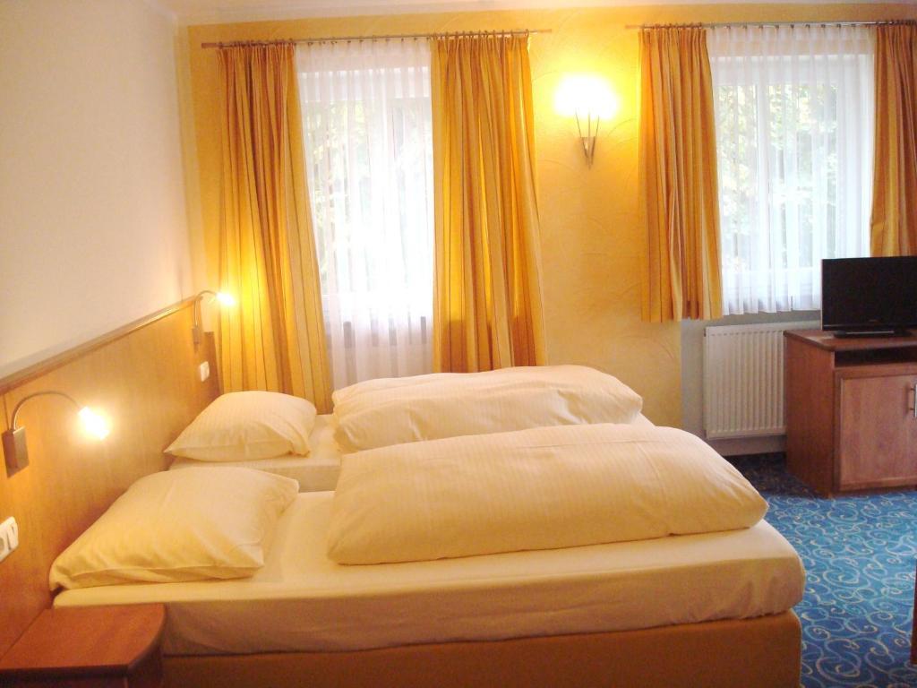 Hotel Gasthof Seefelder Hof Diessen am Ammersee Room photo